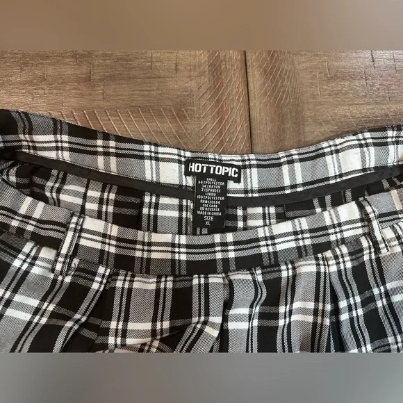 Hot Topic Black/White Plaid Schoolgirl Skirt size XL - Picture 7 of 15
